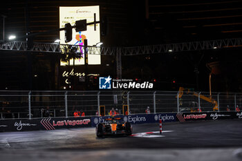 2024-11-22 - 04 NORRIS Lando (gbr), McLaren F1 Team MCL38, action during the Formula 1 Heineken Silver Las Vegas Grand Prix 2024, 22th round of the 2024 Formula One World Championship from November 21 to 23, 2024 on the Las Vegas Strip Circuit, in Las Vegas, United States of America - F1 - LAS VEGAS GRAND PRIX 2024 - FORMULA 1 - MOTORS