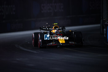 2024-11-22 - 11 PEREZ Sergio (mex), Red Bull Racing RB20, action during the Formula 1 Heineken Silver Las Vegas Grand Prix 2024, 22th round of the 2024 Formula One World Championship from November 21 to 23, 2024 on the Las Vegas Strip Circuit, in Las Vegas, United States of America - F1 - LAS VEGAS GRAND PRIX 2024 - FORMULA 1 - MOTORS