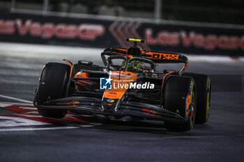 2024-11-22 - 04 NORRIS Lando (gbr), McLaren F1 Team MCL38, action during the Formula 1 Heineken Silver Las Vegas Grand Prix 2024, 22th round of the 2024 Formula One World Championship from November 21 to 23, 2024 on the Las Vegas Strip Circuit, in Las Vegas, United States of America - F1 - LAS VEGAS GRAND PRIX 2024 - FORMULA 1 - MOTORS