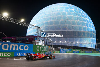 2024-11-22 - 55 SAINZ Carlos (spa), Scuderia Ferrari SF-24, action during the Formula 1 Heineken Silver Las Vegas Grand Prix 2024, 22th round of the 2024 Formula One World Championship from November 21 to 23, 2024 on the Las Vegas Strip Circuit, in Las Vegas, United States of America - F1 - LAS VEGAS GRAND PRIX 2024 - FORMULA 1 - MOTORS