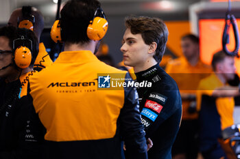 2024-11-22 - PIASTRI Oscar (aus), McLaren F1 Team MCL38, portrait during the Formula 1 Heineken Silver Las Vegas Grand Prix 2024, 22th round of the 2024 Formula One World Championship from November 21 to 23, 2024 on the Las Vegas Strip Circuit, in Las Vegas, United States of America - F1 - LAS VEGAS GRAND PRIX 2024 - FORMULA 1 - MOTORS