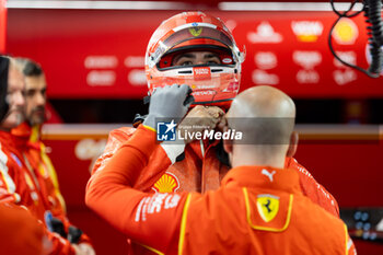 2024-11-22 - SAINZ Carlos (spa), Scuderia Ferrari SF-24, portrait during the Formula 1 Heineken Silver Las Vegas Grand Prix 2024, 22th round of the 2024 Formula One World Championship from November 21 to 23, 2024 on the Las Vegas Strip Circuit, in Las Vegas, United States of America - F1 - LAS VEGAS GRAND PRIX 2024 - FORMULA 1 - MOTORS