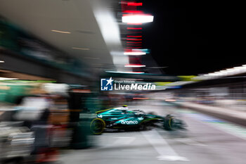 2024-11-22 - 14 ALONSO Fernando (spa), Aston Martin F1 Team AMR24, action during the Formula 1 Heineken Silver Las Vegas Grand Prix 2024, 22th round of the 2024 Formula One World Championship from November 21 to 23, 2024 on the Las Vegas Strip Circuit, in Las Vegas, United States of America - F1 - LAS VEGAS GRAND PRIX 2024 - FORMULA 1 - MOTORS