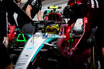 2024-11-22 - HAMILTON Lewis (gbr), Mercedes AMG F1 Team W15, portrait during the Formula 1 Heineken Silver Las Vegas Grand Prix 2024, 22th round of the 2024 Formula One World Championship from November 21 to 23, 2024 on the Las Vegas Strip Circuit, in Las Vegas, United States of America - F1 - LAS VEGAS GRAND PRIX 2024 - FORMULA 1 - MOTORS