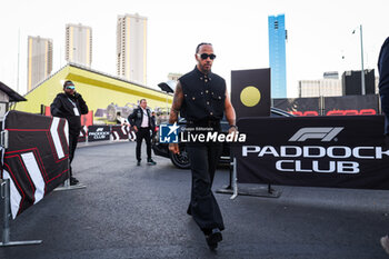 2024-11-22 - HAMILTON Lewis (gbr), Mercedes AMG F1 Team W15, portrait during the Formula 1 Heineken Silver Las Vegas Grand Prix 2024, 22th round of the 2024 Formula One World Championship from November 21 to 23, 2024 on the Las Vegas Strip Circuit, in Las Vegas, United States of America - F1 - LAS VEGAS GRAND PRIX 2024 - FORMULA 1 - MOTORS