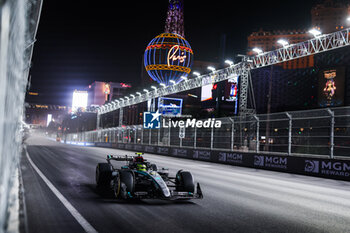 2024-11-22 - 44 HAMILTON Lewis (gbr), Mercedes AMG F1 Team W15, action during the Formula 1 Heineken Silver Las Vegas Grand Prix 2024, 22th round of the 2024 Formula One World Championship from November 21 to 23, 2024 on the Las Vegas Strip Circuit, in Las Vegas, United States of America - F1 - LAS VEGAS GRAND PRIX 2024 - FORMULA 1 - MOTORS