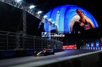 2024-11-22 - 11 PEREZ Sergio (mex), Red Bull Racing RB20, action during the Formula 1 Heineken Silver Las Vegas Grand Prix 2024, 22th round of the 2024 Formula One World Championship from November 21 to 23, 2024 on the Las Vegas Strip Circuit, in Las Vegas, United States of America - F1 - LAS VEGAS GRAND PRIX 2024 - FORMULA 1 - MOTORS