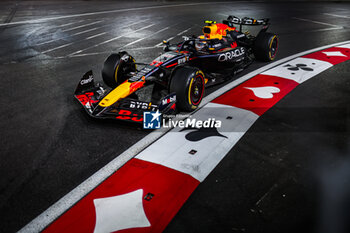 2024-11-22 - 11 PEREZ Sergio (mex), Red Bull Racing RB20, action during the Formula 1 Heineken Silver Las Vegas Grand Prix 2024, 22th round of the 2024 Formula One World Championship from November 21 to 23, 2024 on the Las Vegas Strip Circuit, in Las Vegas, United States of America - F1 - LAS VEGAS GRAND PRIX 2024 - FORMULA 1 - MOTORS