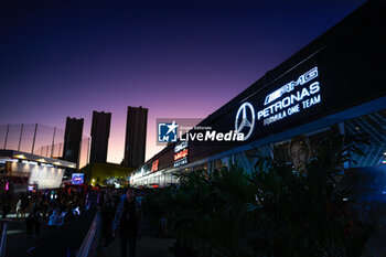 2024-11-22 - Paddock ambiance during the Formula 1 Heineken Silver Las Vegas Grand Prix 2024, 22th round of the 2024 Formula One World Championship from November 21 to 23, 2024 on the Las Vegas Strip Circuit, in Las Vegas, United States of America - F1 - LAS VEGAS GRAND PRIX 2024 - FORMULA 1 - MOTORS