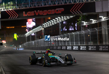 2024-11-22 - 44 HAMILTON Lewis (gbr), Mercedes AMG F1 Team W15, action during the Formula 1 Heineken Silver Las Vegas Grand Prix 2024, 22th round of the 2024 Formula One World Championship from November 21 to 23, 2024 on the Las Vegas Strip Circuit, in Las Vegas, United States of America - F1 - LAS VEGAS GRAND PRIX 2024 - FORMULA 1 - MOTORS