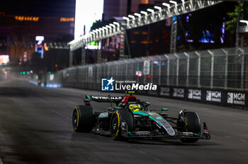 2024-11-22 - 44 HAMILTON Lewis (gbr), Mercedes AMG F1 Team W15, action during the Formula 1 Heineken Silver Las Vegas Grand Prix 2024, 22th round of the 2024 Formula One World Championship from November 21 to 23, 2024 on the Las Vegas Strip Circuit, in Las Vegas, United States of America - F1 - LAS VEGAS GRAND PRIX 2024 - FORMULA 1 - MOTORS