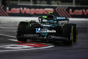 2024-11-22 - 14 ALONSO Fernando (spa), Aston Martin F1 Team AMR24, action during the Formula 1 Heineken Silver Las Vegas Grand Prix 2024, 22th round of the 2024 Formula One World Championship from November 21 to 23, 2024 on the Las Vegas Strip Circuit, in Las Vegas, United States of America - F1 - LAS VEGAS GRAND PRIX 2024 - FORMULA 1 - MOTORS