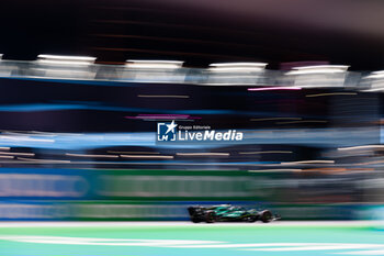 2024-11-22 - 14 ALONSO Fernando (spa), Aston Martin F1 Team AMR24, action during the Formula 1 Heineken Silver Las Vegas Grand Prix 2024, 22th round of the 2024 Formula One World Championship from November 21 to 23, 2024 on the Las Vegas Strip Circuit, in Las Vegas, United States of America - F1 - LAS VEGAS GRAND PRIX 2024 - FORMULA 1 - MOTORS