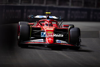 2024-11-22 - 55 SAINZ Carlos (spa), Scuderia Ferrari SF-24, action during the Formula 1 Heineken Silver Las Vegas Grand Prix 2024, 22th round of the 2024 Formula One World Championship from November 21 to 23, 2024 on the Las Vegas Strip Circuit, in Las Vegas, United States of America - F1 - LAS VEGAS GRAND PRIX 2024 - FORMULA 1 - MOTORS