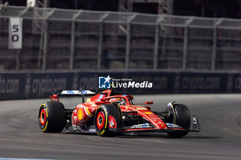 2024-11-22 - 55 SAINZ Carlos (spa), Scuderia Ferrari SF-24, action during the Formula 1 Heineken Silver Las Vegas Grand Prix 2024, 22th round of the 2024 Formula One World Championship from November 21 to 23, 2024 on the Las Vegas Strip Circuit, in Las Vegas, United States of America - F1 - LAS VEGAS GRAND PRIX 2024 - FORMULA 1 - MOTORS