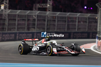 2024-11-22 - 27 HULKENBERG Nico (ger), Haas F1 Team VF-24 Ferrari, action during the Formula 1 Heineken Silver Las Vegas Grand Prix 2024, 22th round of the 2024 Formula One World Championship from November 21 to 23, 2024 on the Las Vegas Strip Circuit, in Las Vegas, United States of America - F1 - LAS VEGAS GRAND PRIX 2024 - FORMULA 1 - MOTORS