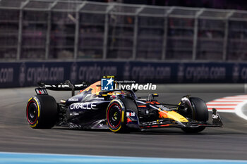 2024-11-22 - 11 PEREZ Sergio (mex), Red Bull Racing RB20, action during the Formula 1 Heineken Silver Las Vegas Grand Prix 2024, 22th round of the 2024 Formula One World Championship from November 21 to 23, 2024 on the Las Vegas Strip Circuit, in Las Vegas, United States of America - F1 - LAS VEGAS GRAND PRIX 2024 - FORMULA 1 - MOTORS