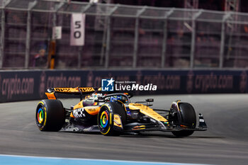 2024-11-22 - 81 PIASTRI Oscar (aus), McLaren F1 Team MCL38, action during the Formula 1 Heineken Silver Las Vegas Grand Prix 2024, 22th round of the 2024 Formula One World Championship from November 21 to 23, 2024 on the Las Vegas Strip Circuit, in Las Vegas, United States of America - F1 - LAS VEGAS GRAND PRIX 2024 - FORMULA 1 - MOTORS