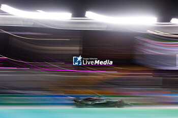 2024-11-22 - 44 HAMILTON Lewis (gbr), Mercedes AMG F1 Team W15, action during the Formula 1 Heineken Silver Las Vegas Grand Prix 2024, 22th round of the 2024 Formula One World Championship from November 21 to 23, 2024 on the Las Vegas Strip Circuit, in Las Vegas, United States of America - F1 - LAS VEGAS GRAND PRIX 2024 - FORMULA 1 - MOTORS