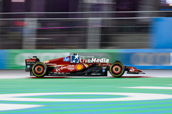 2024-11-22 - 55 SAINZ Carlos (spa), Scuderia Ferrari SF-24, action during the Formula 1 Heineken Silver Las Vegas Grand Prix 2024, 22th round of the 2024 Formula One World Championship from November 21 to 23, 2024 on the Las Vegas Strip Circuit, in Las Vegas, United States of America - F1 - LAS VEGAS GRAND PRIX 2024 - FORMULA 1 - MOTORS