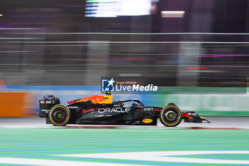 2024-11-22 - 11 PEREZ Sergio (mex), Red Bull Racing RB20, action during the Formula 1 Heineken Silver Las Vegas Grand Prix 2024, 22th round of the 2024 Formula One World Championship from November 21 to 23, 2024 on the Las Vegas Strip Circuit, in Las Vegas, United States of America - F1 - LAS VEGAS GRAND PRIX 2024 - FORMULA 1 - MOTORS