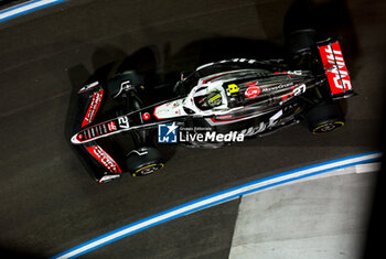 2024-11-22 - 27 HULKENBERG Nico (ger), Haas F1 Team VF-24 Ferrari, action during the Formula 1 Heineken Silver Las Vegas Grand Prix 2024, 22th round of the 2024 Formula One World Championship from November 21 to 23, 2024 on the Las Vegas Strip Circuit, in Las Vegas, United States of America - F1 - LAS VEGAS GRAND PRIX 2024 - FORMULA 1 - MOTORS