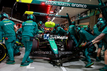 2024-11-22 - 14 ALONSO Fernando (spa), Aston Martin F1 Team AMR24, pitlane, during the Formula 1 Heineken Silver Las Vegas Grand Prix 2024, 22th round of the 2024 Formula One World Championship from November 21 to 23, 2024 on the Las Vegas Strip Circuit, in Las Vegas, United States of America - F1 - LAS VEGAS GRAND PRIX 2024 - FORMULA 1 - MOTORS