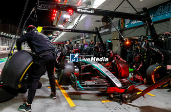 2024-11-22 - 63 RUSSELL George (gbr), Mercedes AMG F1 Team W15, pitlane, during the Formula 1 Heineken Silver Las Vegas Grand Prix 2024, 22th round of the 2024 Formula One World Championship from November 21 to 23, 2024 on the Las Vegas Strip Circuit, in Las Vegas, United States of America - F1 - LAS VEGAS GRAND PRIX 2024 - FORMULA 1 - MOTORS