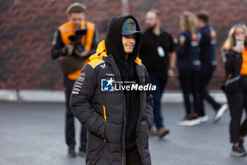 2024-11-23 - NORRIS Lando (gbr), McLaren F1 Team MCL38, portrait during the Formula 1 Heineken Silver Las Vegas Grand Prix 2024, 22th round of the 2024 Formula One World Championship from November 21 to 23, 2024 on the Las Vegas Strip Circuit, in Las Vegas, United States of America - F1 - LAS VEGAS GRAND PRIX 2024 - FORMULA 1 - MOTORS