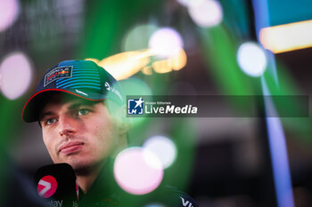 2024-11-23 - VERSTAPPEN Max (ned), Red Bull Racing RB20, portrait during the Formula 1 Heineken Silver Las Vegas Grand Prix 2024, 22th round of the 2024 Formula One World Championship from November 21 to 23, 2024 on the Las Vegas Strip Circuit, in Las Vegas, United States of America - F1 - LAS VEGAS GRAND PRIX 2024 - FORMULA 1 - MOTORS