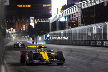 2024-11-23 - 04 NORRIS Lando (gbr), McLaren F1 Team MCL38, action during the Formula 1 Heineken Silver Las Vegas Grand Prix 2024, 22th round of the 2024 Formula One World Championship from November 21 to 23, 2024 on the Las Vegas Strip Circuit, in Las Vegas, United States of America - F1 - LAS VEGAS GRAND PRIX 2024 - FORMULA 1 - MOTORS