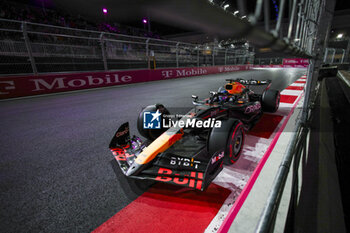 2024-11-23 - 01 VERSTAPPEN Max (nld), Red Bull Racing RB20, action during the Formula 1 Heineken Silver Las Vegas Grand Prix 2024, 22th round of the 2024 Formula One World Championship from November 21 to 23, 2024 on the Las Vegas Strip Circuit, in Las Vegas, United States of America - F1 - LAS VEGAS GRAND PRIX 2024 - FORMULA 1 - MOTORS