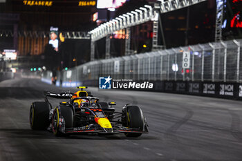 2024-11-23 - 11 PEREZ Sergio (mex), Red Bull Racing RB20, action during the Formula 1 Heineken Silver Las Vegas Grand Prix 2024, 22th round of the 2024 Formula One World Championship from November 21 to 23, 2024 on the Las Vegas Strip Circuit, in Las Vegas, United States of America - F1 - LAS VEGAS GRAND PRIX 2024 - FORMULA 1 - MOTORS