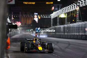 2024-11-23 - 01 VERSTAPPEN Max (nld), Red Bull Racing RB20, action during the Formula 1 Heineken Silver Las Vegas Grand Prix 2024, 22th round of the 2024 Formula One World Championship from November 21 to 23, 2024 on the Las Vegas Strip Circuit, in Las Vegas, United States of America - F1 - LAS VEGAS GRAND PRIX 2024 - FORMULA 1 - MOTORS