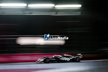 2024-11-23 - 27 HULKENBERG Nico (ger), Haas F1 Team VF-24 Ferrari, action during the Formula 1 Heineken Silver Las Vegas Grand Prix 2024, 22th round of the 2024 Formula One World Championship from November 21 to 23, 2024 on the Las Vegas Strip Circuit, in Las Vegas, United States of America - F1 - LAS VEGAS GRAND PRIX 2024 - FORMULA 1 - MOTORS