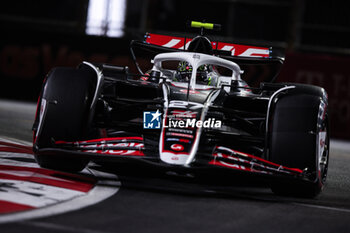 2024-11-23 - 27 HULKENBERG Nico (ger), Haas F1 Team VF-24 Ferrari, action during the Formula 1 Heineken Silver Las Vegas Grand Prix 2024, 22th round of the 2024 Formula One World Championship from November 21 to 23, 2024 on the Las Vegas Strip Circuit, in Las Vegas, United States of America - F1 - LAS VEGAS GRAND PRIX 2024 - FORMULA 1 - MOTORS