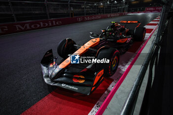 2024-11-23 - 04 NORRIS Lando (gbr), McLaren F1 Team MCL38, action during the Formula 1 Heineken Silver Las Vegas Grand Prix 2024, 22th round of the 2024 Formula One World Championship from November 21 to 23, 2024 on the Las Vegas Strip Circuit, in Las Vegas, United States of America - F1 - LAS VEGAS GRAND PRIX 2024 - FORMULA 1 - MOTORS