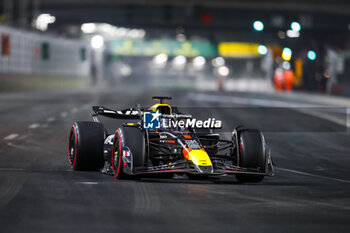 2024-11-23 - 01 VERSTAPPEN Max (nld), Red Bull Racing RB20, action during the Formula 1 Heineken Silver Las Vegas Grand Prix 2024, 22th round of the 2024 Formula One World Championship from November 21 to 23, 2024 on the Las Vegas Strip Circuit, in Las Vegas, United States of America - F1 - LAS VEGAS GRAND PRIX 2024 - FORMULA 1 - MOTORS