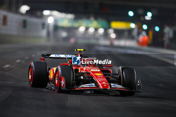 2024-11-23 - 55 SAINZ Carlos (spa), Scuderia Ferrari SF-24, action during the Formula 1 Heineken Silver Las Vegas Grand Prix 2024, 22th round of the 2024 Formula One World Championship from November 21 to 23, 2024 on the Las Vegas Strip Circuit, in Las Vegas, United States of America - F1 - LAS VEGAS GRAND PRIX 2024 - FORMULA 1 - MOTORS