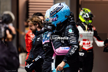 2024-11-23 - RUSSELL George (gbr), Mercedes AMG F1 Team W15, portrait GASLY Pierre (fra), Alpine F1 Team A524, portrait during the Formula 1 Heineken Silver Las Vegas Grand Prix 2024, 22th round of the 2024 Formula One World Championship from November 21 to 23, 2024 on the Las Vegas Strip Circuit, in Las Vegas, United States of America - F1 - LAS VEGAS GRAND PRIX 2024 - FORMULA 1 - MOTORS