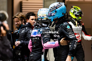 2024-11-23 - RUSSELL George (gbr), Mercedes AMG F1 Team W15, portrait GASLY Pierre (fra), Alpine F1 Team A524, portrait during the Formula 1 Heineken Silver Las Vegas Grand Prix 2024, 22th round of the 2024 Formula One World Championship from November 21 to 23, 2024 on the Las Vegas Strip Circuit, in Las Vegas, United States of America - F1 - LAS VEGAS GRAND PRIX 2024 - FORMULA 1 - MOTORS