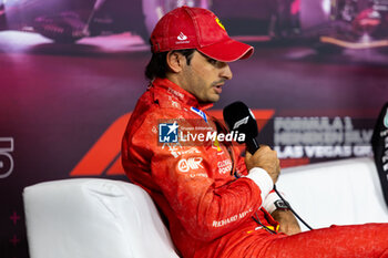 2024-11-23 - SAINZ Carlos (spa), Scuderia Ferrari SF-24, portrait during the Formula 1 Heineken Silver Las Vegas Grand Prix 2024, 22th round of the 2024 Formula One World Championship from November 21 to 23, 2024 on the Las Vegas Strip Circuit, in Las Vegas, United States of America - F1 - LAS VEGAS GRAND PRIX 2024 - FORMULA 1 - MOTORS