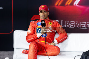 2024-11-23 - SAINZ Carlos (spa), Scuderia Ferrari SF-24, portrait during the Formula 1 Heineken Silver Las Vegas Grand Prix 2024, 22th round of the 2024 Formula One World Championship from November 21 to 23, 2024 on the Las Vegas Strip Circuit, in Las Vegas, United States of America - F1 - LAS VEGAS GRAND PRIX 2024 - FORMULA 1 - MOTORS