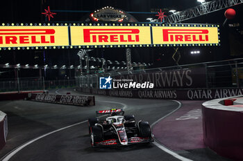 2024-11-23 - 27 HULKENBERG Nico (ger), Haas F1 Team VF-24 Ferrari, action during the Formula 1 Heineken Silver Las Vegas Grand Prix 2024, 22th round of the 2024 Formula One World Championship from November 21 to 23, 2024 on the Las Vegas Strip Circuit, in Las Vegas, United States of America - F1 - LAS VEGAS GRAND PRIX 2024 - FORMULA 1 - MOTORS