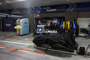 2024-11-23 - 43 COLAPINTO Franco (arg), Williams Racing FW46, box garage, box, chassis during the Formula 1 Heineken Silver Las Vegas Grand Prix 2024, 22th round of the 2024 Formula One World Championship from November 21 to 23, 2024 on the Las Vegas Strip Circuit, in Las Vegas, United States of America - F1 - LAS VEGAS GRAND PRIX 2024 - FORMULA 1 - MOTORS