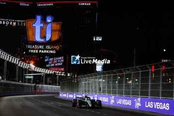 2024-11-23 - 44 HAMILTON Lewis (gbr), Mercedes AMG F1 Team W15, action during the Formula 1 Heineken Silver Las Vegas Grand Prix 2024, 22th round of the 2024 Formula One World Championship from November 21 to 23, 2024 on the Las Vegas Strip Circuit, in Las Vegas, United States of America - F1 - LAS VEGAS GRAND PRIX 2024 - FORMULA 1 - MOTORS