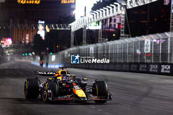 2024-11-23 - 01 VERSTAPPEN Max (nld), Red Bull Racing RB20, action during the Formula 1 Heineken Silver Las Vegas Grand Prix 2024, 22th round of the 2024 Formula One World Championship from November 21 to 23, 2024 on the Las Vegas Strip Circuit, in Las Vegas, United States of America - F1 - LAS VEGAS GRAND PRIX 2024 - FORMULA 1 - MOTORS