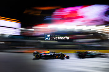 2024-11-23 - 01 VERSTAPPEN Max (nld), Red Bull Racing RB20, action during the Formula 1 Heineken Silver Las Vegas Grand Prix 2024, 22th round of the 2024 Formula One World Championship from November 21 to 23, 2024 on the Las Vegas Strip Circuit, in Las Vegas, United States of America - F1 - LAS VEGAS GRAND PRIX 2024 - FORMULA 1 - MOTORS