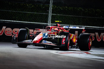 2024-11-23 - 55 SAINZ Carlos (spa), Scuderia Ferrari SF-24, action during the Formula 1 Heineken Silver Las Vegas Grand Prix 2024, 22th round of the 2024 Formula One World Championship from November 21 to 23, 2024 on the Las Vegas Strip Circuit, in Las Vegas, United States of America - F1 - LAS VEGAS GRAND PRIX 2024 - FORMULA 1 - MOTORS