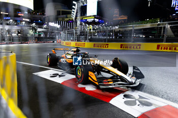 2024-11-23 - 81 PIASTRI Oscar (aus), McLaren F1 Team MCL38, action during the Formula 1 Heineken Silver Las Vegas Grand Prix 2024, 22th round of the 2024 Formula One World Championship from November 21 to 23, 2024 on the Las Vegas Strip Circuit, in Las Vegas, United States of America - F1 - LAS VEGAS GRAND PRIX 2024 - FORMULA 1 - MOTORS